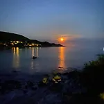 Seaview Villa, 4 Bedrooms, 5 Min Walk To Βίλα *