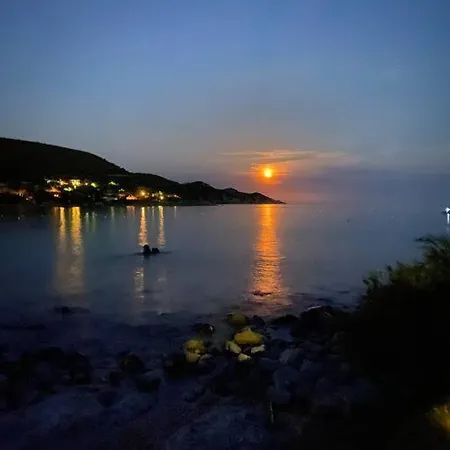 Seaview Villa, 4 Bedrooms, 5 Min Walk To Villa *