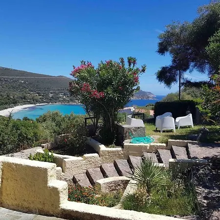 Villa Seaview Villa, 4 Bedrooms, 5 Min Walk To *