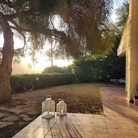 Seaview Villa, 4 Bedrooms, 5 Min Walk To *