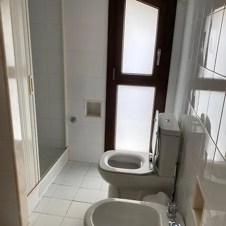 Seaview Villa, 4 Bedrooms, 5 Min Walk To