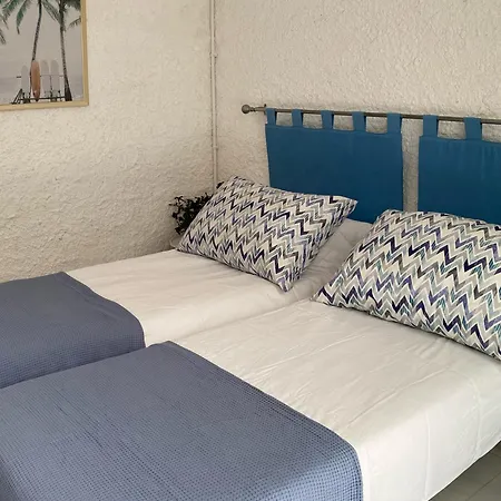 Villa Seaview Villa, 4 Bedrooms, 5 Min Walk To