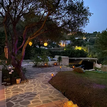 Seaview Villa, 4 Bedrooms, 5 Min Walk To