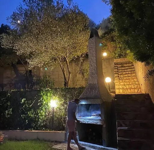 Villa Seaview Villa, 4 Bedrooms, 5 Min Walk To *