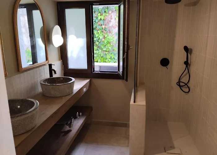 Seaview Villa, 4 Bedrooms, 5 Min Walk To Villa *