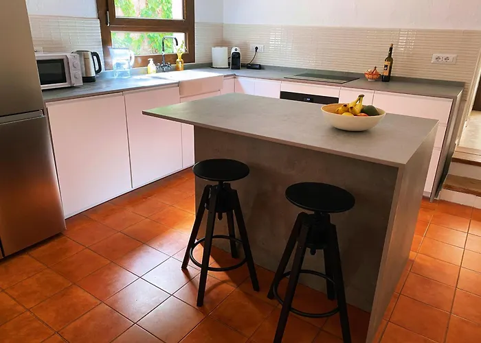 Seaview Villa, 4 Bedrooms, 5 Min Walk To Torre delle Stelle